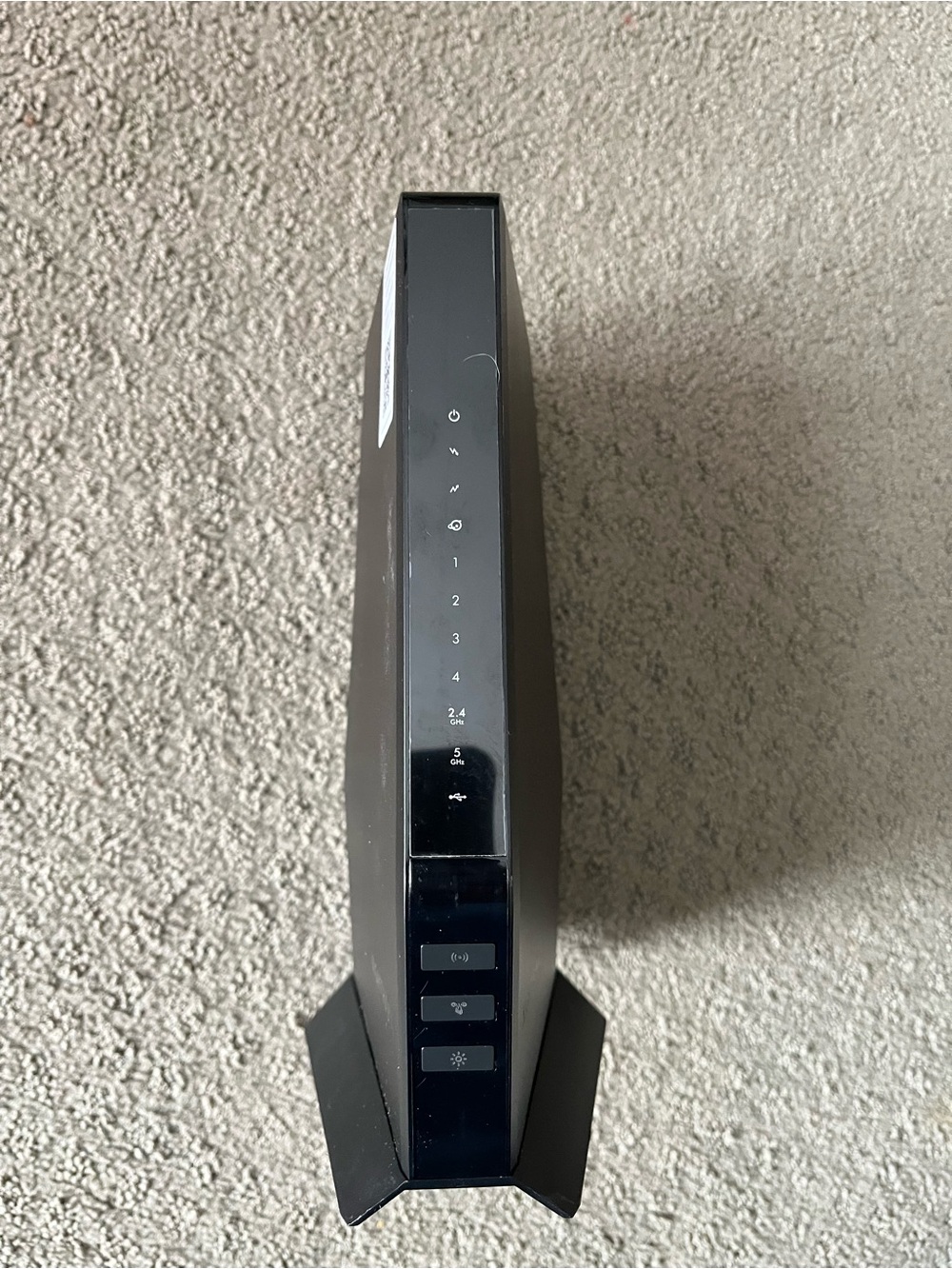 Nighthawk Combo Nether WiFi Cable Modem Router, 6-stream WiFi Router (RAX50) - Picture 7 of 8